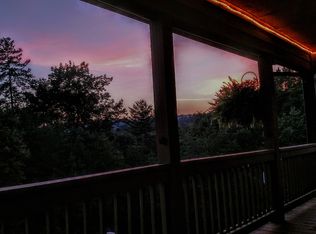 140 Tanglefoot Dr, Purlear, NC 28665