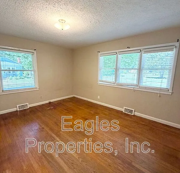 500 N Audubon Ave — Photo 8