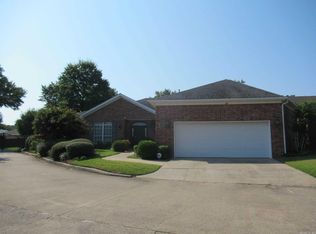 135 Hunters Green Cir, Little Rock, AR 72211