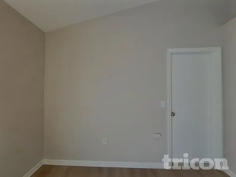 5852 Lake Front Dr — Photo 5