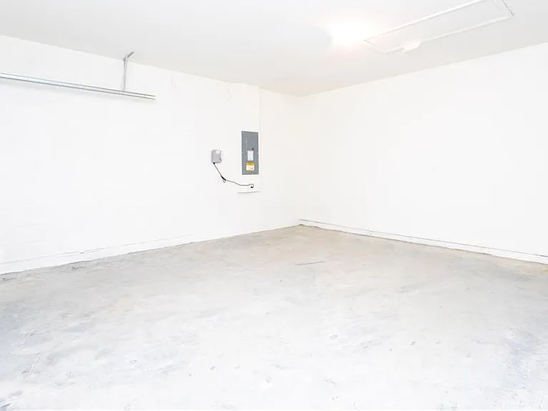 1779 Post Oak Dr — Photo 36