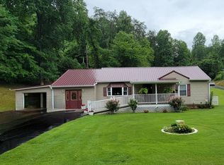 1174 State Route 3188, Langley, KY 41645