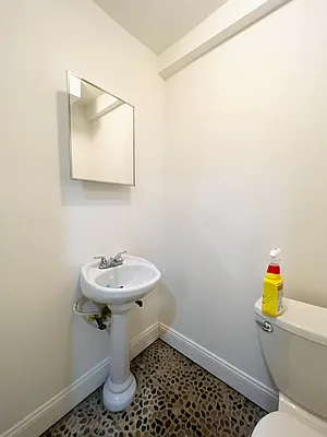 Rented by Pear NYC LLC | media 12