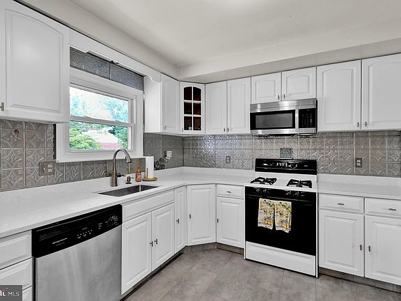 3rd image of 26 Wingert Rd