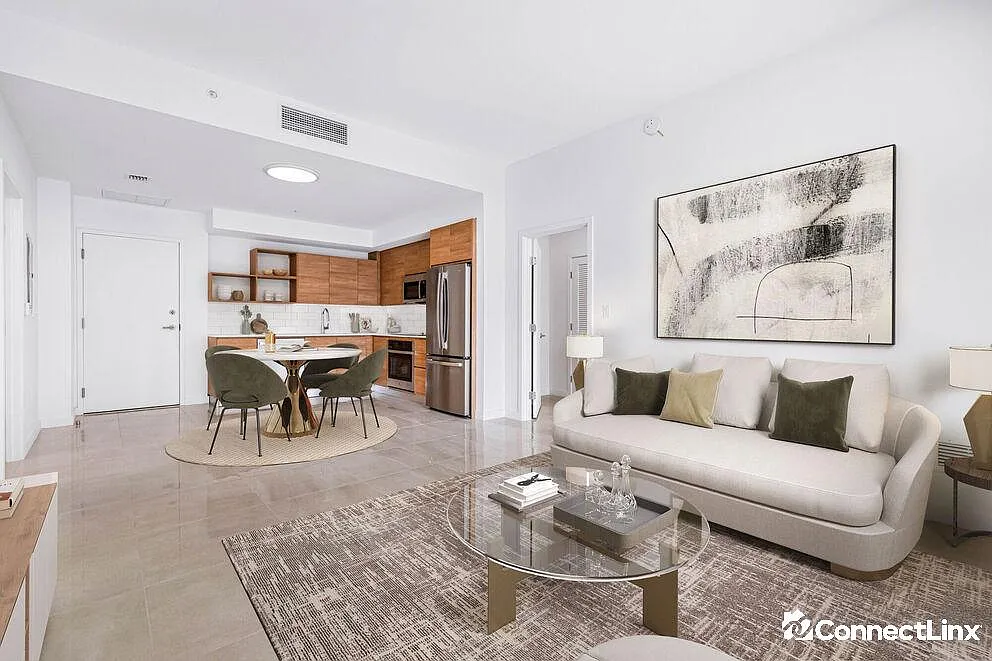 405 Hialeah Drive — Photo 3