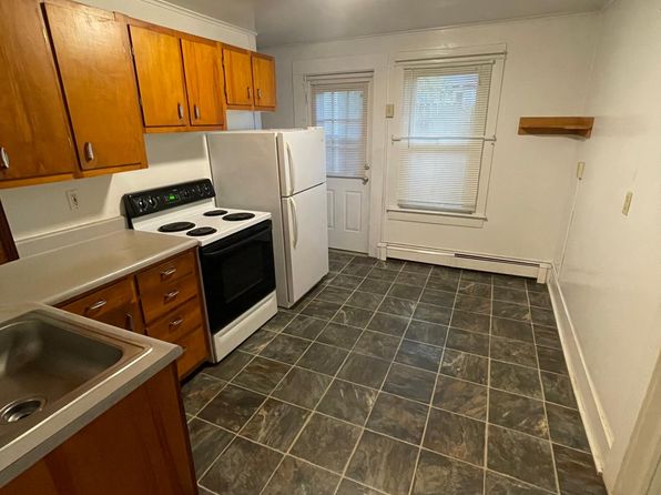 214 Center St UNIT 2