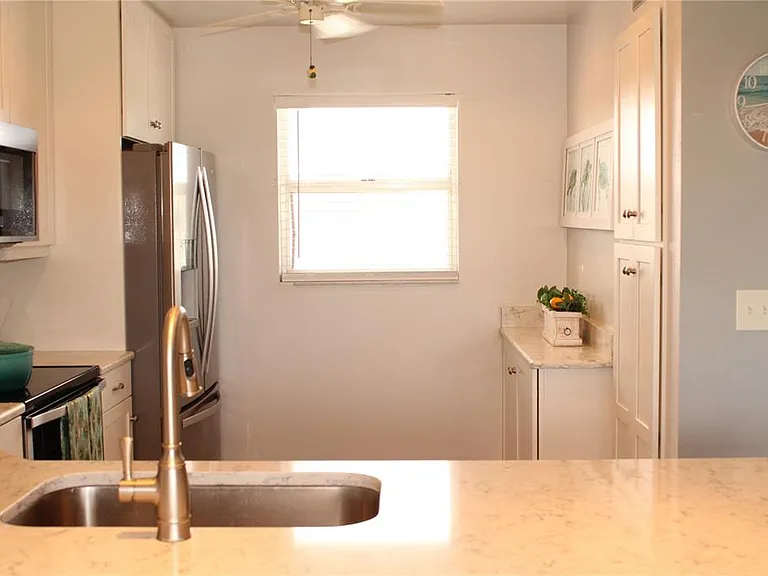 4240 Ironwood Cir #404 — Photo 4