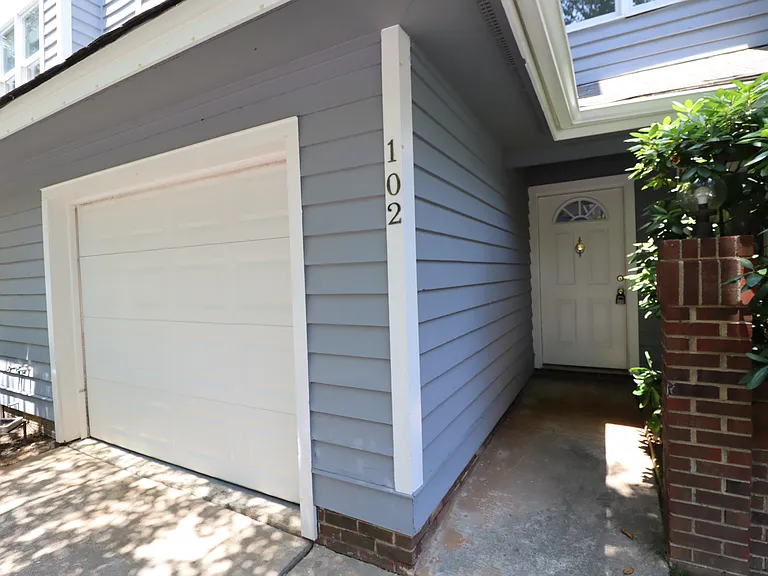 102 Union Jack Ln — Photo 2