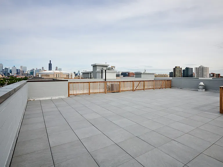 2137 W Madison St #303 — Photo 8