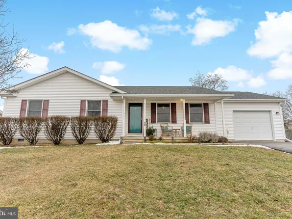 62 Mimosa Dr, Martinsburg, WV 25404