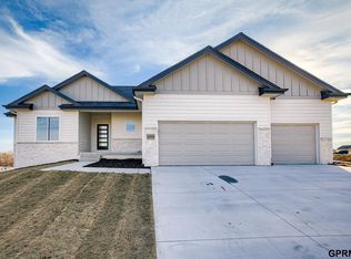 20119 R St, Omaha, NE 68135