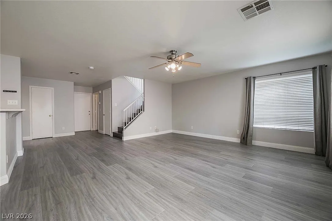 3 bed, 2.5 bath, 2067 sqft, $2,300 — Photo 4