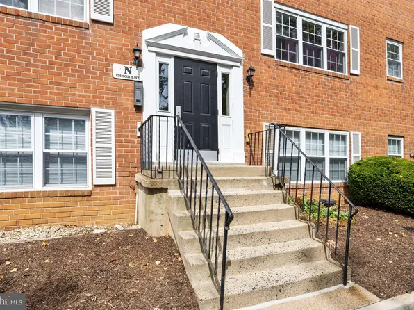 822 South Ave APT N4, Secane, PA 19018