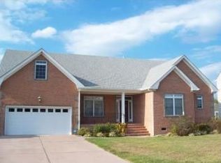 102 Tee Box Ln, Suffolk, VA 23434