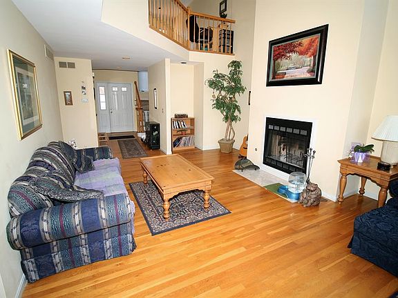 5th image of 677 Totten Way