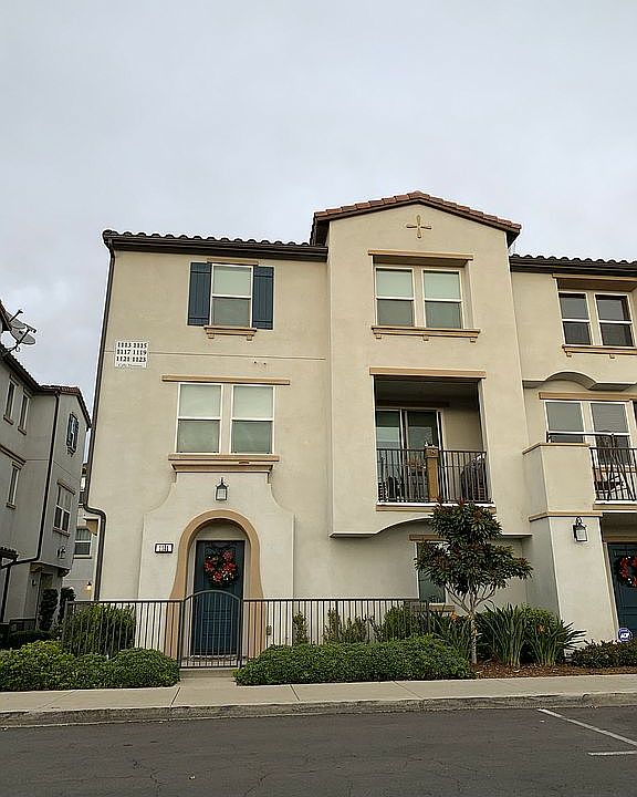 1st image of 1121 Calle Montana