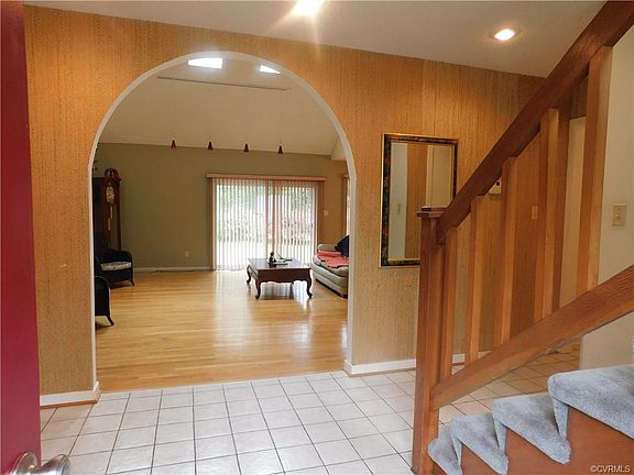 4th image of 6099 Perryville Dr