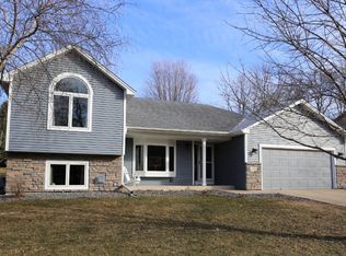 1060 Lake Lucy Rd, Chanhassen, MN 55317