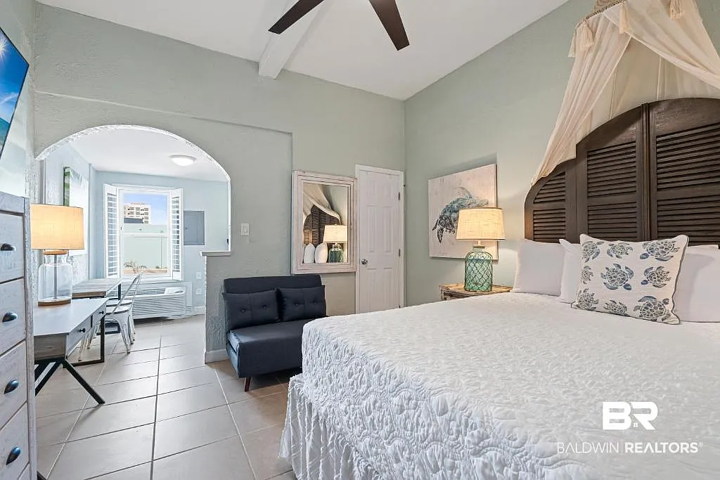 Studio, 1.0 bath, 279 sqft, $1,500 — Photo 2