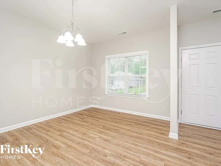 817 Sagemount St — Photo 5