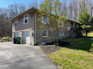 56 Walmer Ln, Cold Spring, NY 10516