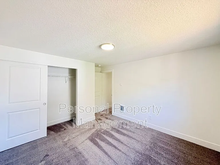 16900 NE 22nd St — Photo 3