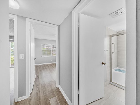5th image of 308 Fanshaw Way #H