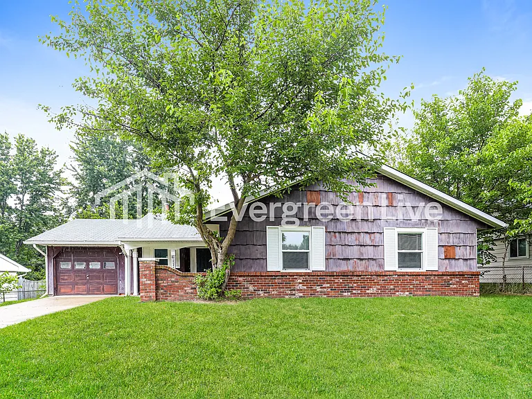 6114 Wedgewood Way — Photo 1