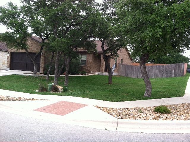 Cedar Garage Door & 4-sides Brick