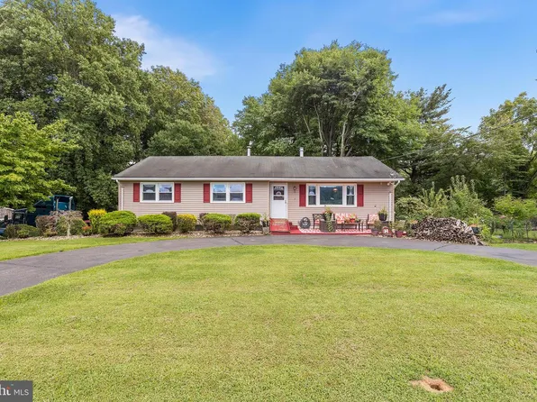 7 Chambers Rd, Millstone Township, NJ 08510