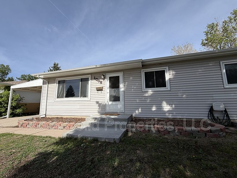 1st image of 1008 Adams Ave