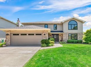 16511 W Merc Ln, Lockport, IL 60441