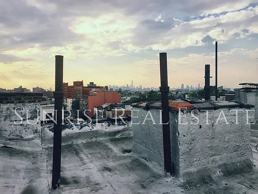 Rented by Sunrise Real Estate | media 44