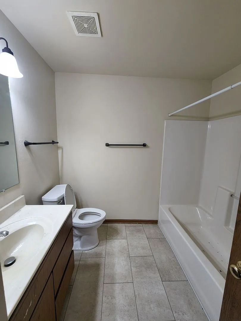 Badger Place Apartments — Photo 2