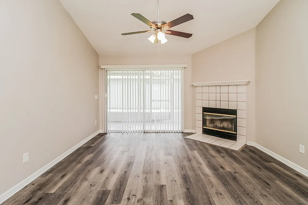 3 bed, 2.5 bath, 1468 sqft, $2,295 — Photo 4