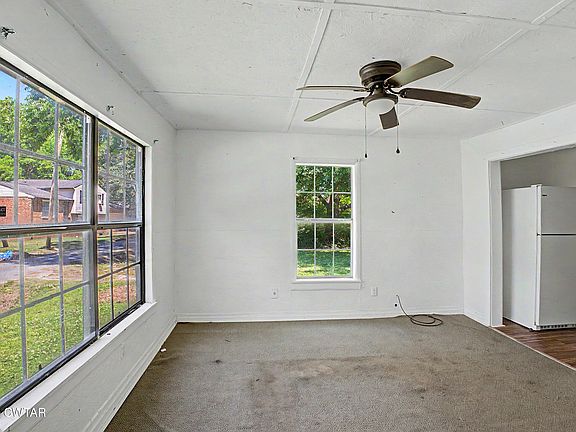 3rd image of 510 Barnes Dr