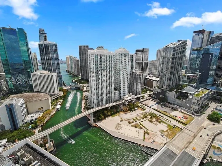 350 S Miami Ave #3902 — Photo 1