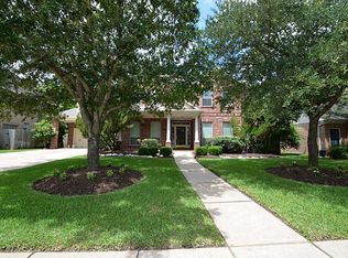 7418 Guinevere Dr, Sugar Land, TX 77479