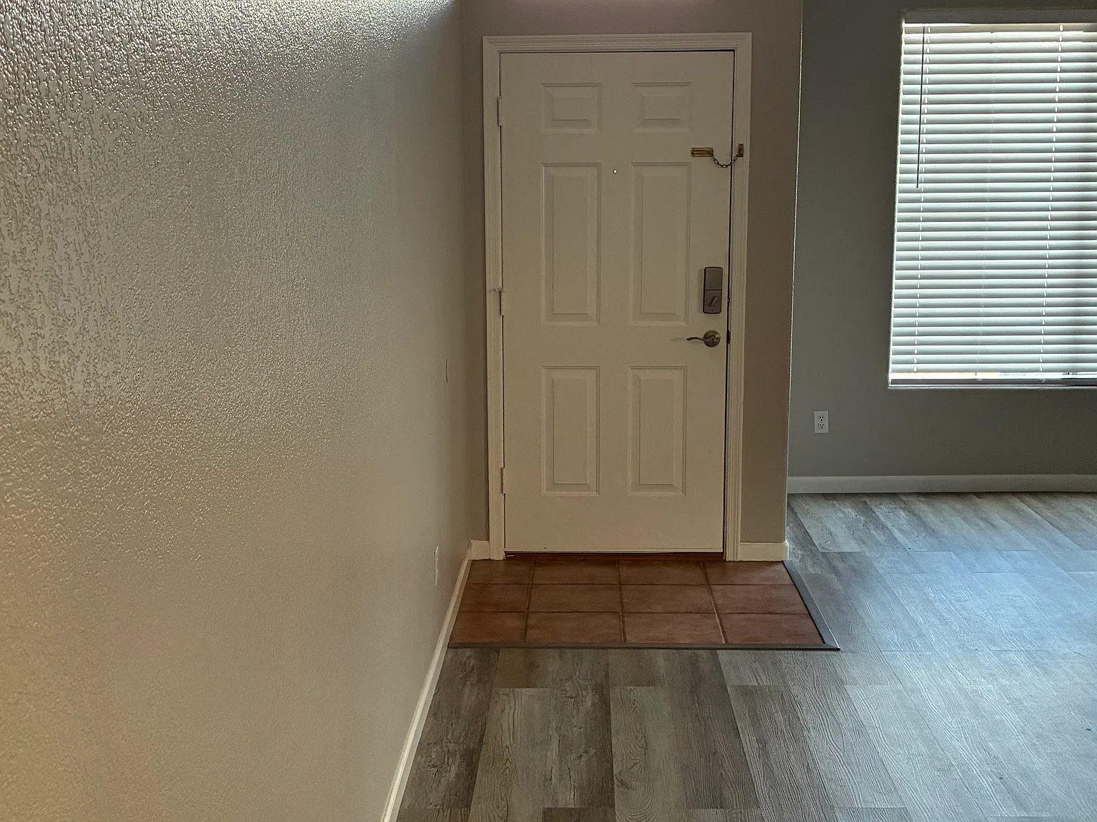 3 bed, 1629 sqft, $2,450 — Photo 3