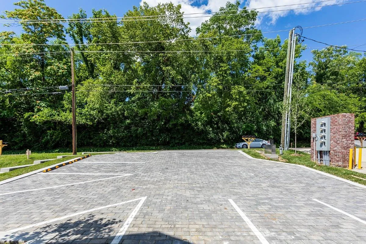 1018 40th Ave N #B in Nashville, TN 37209 — Photo 4