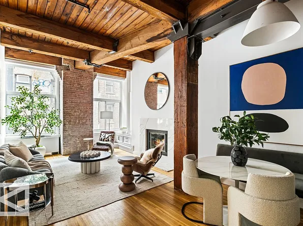 205 E 22nd St #2AB, New York, NY 10010