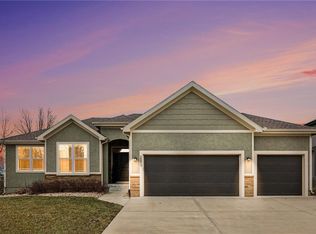 20815 W 225th Ter, Spring Hill, KS 66083