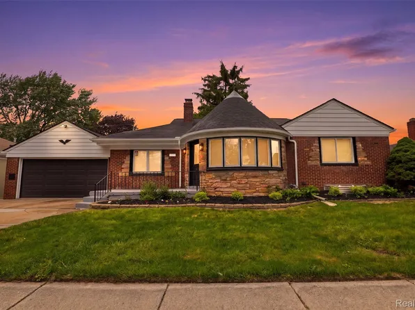 18001 Elizabeth St, Roseville, MI 48066