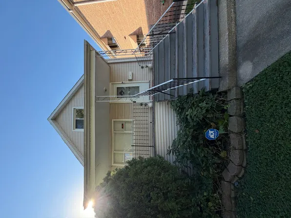 5452 N Luna Ave, Chicago, IL 60630