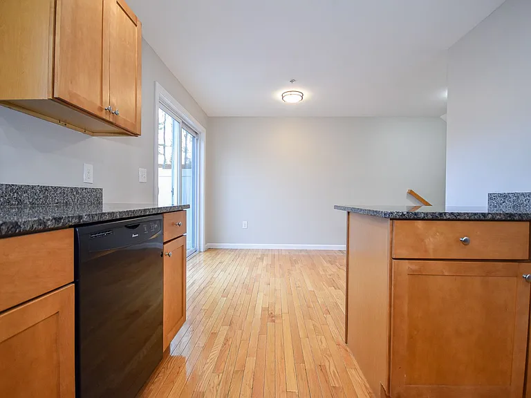 Jefferson Court — Photo 17