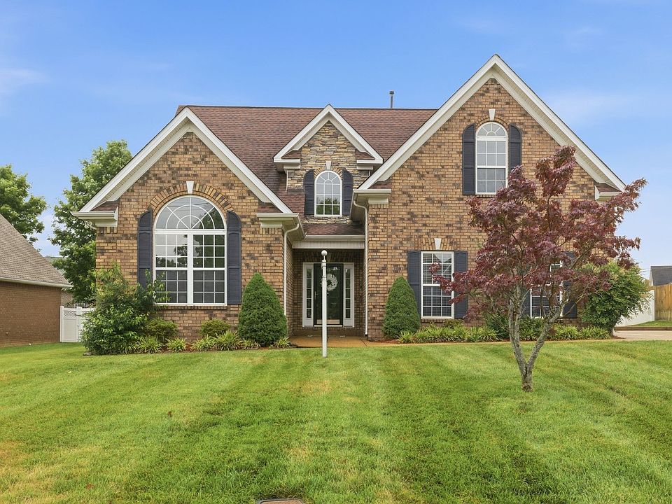 1st image of 828 Chaqueta Ct