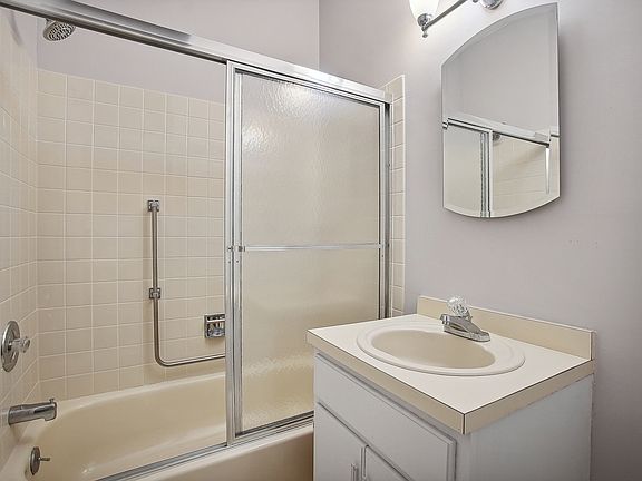 Second bathroom
second bathroom, handicap with shower and bathtub new cabinets top and sink and horses