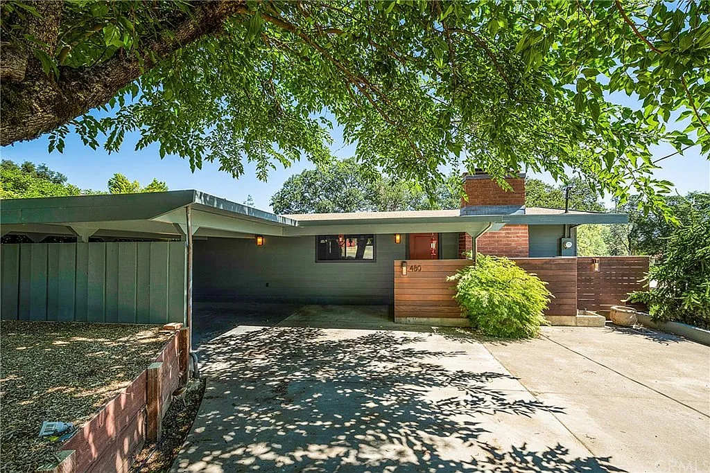 480 Forest Dr photo 1