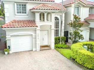 10914 NW 70th St, Doral, FL 33178