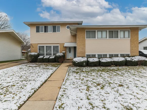 1442 Phoenix Dr, Des Plaines, IL 60018